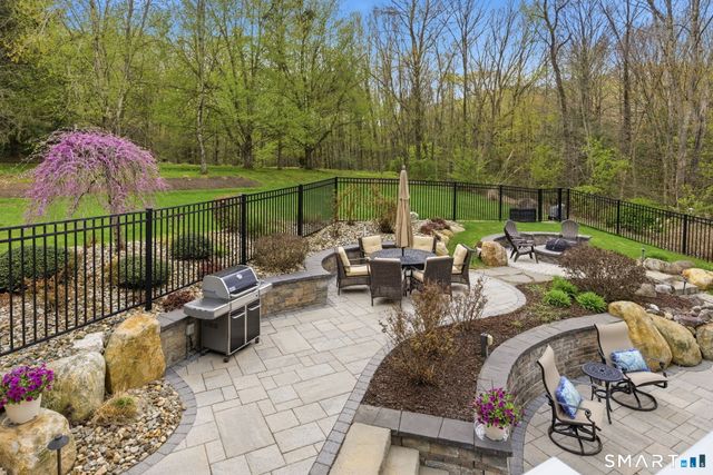 10 Ryans Way, Burlington, CT 06013