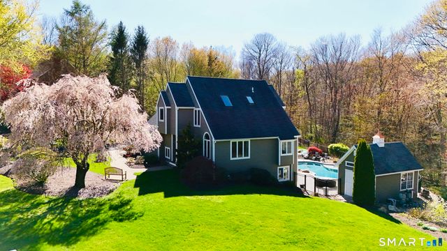 10 Ryans Way, Burlington, CT 06013