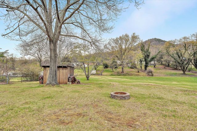 5240 Grandin Road Ext, Roanoke, VA 24018