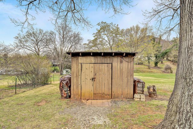 5240 Grandin Road Ext, Roanoke, VA 24018