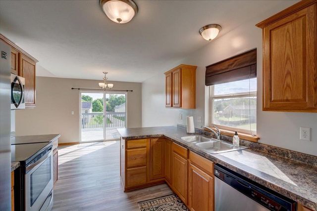 862 Stonefield Drive, Edgerton, WI 53534