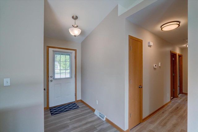 862 Stonefield Drive, Edgerton, WI 53534