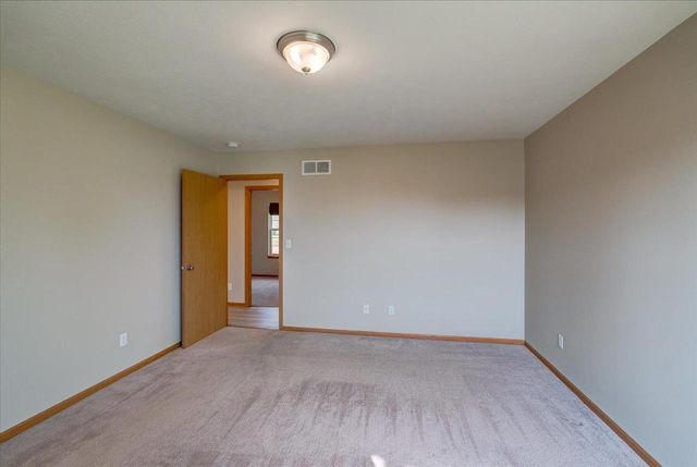 862 Stonefield Drive, Edgerton, WI 53534