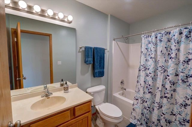 862 Stonefield Drive, Edgerton, WI 53534