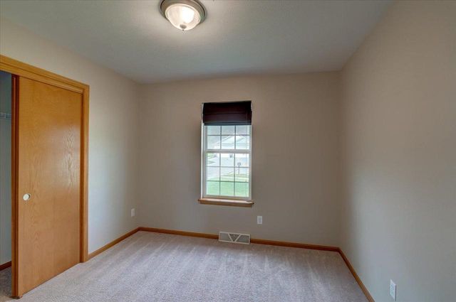 862 Stonefield Drive, Edgerton, WI 53534