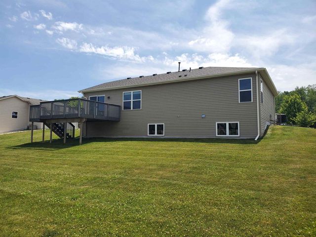 862 Stonefield Drive, Edgerton, WI 53534