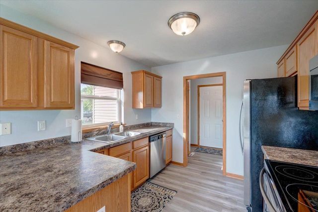 862 Stonefield Drive, Edgerton, WI 53534