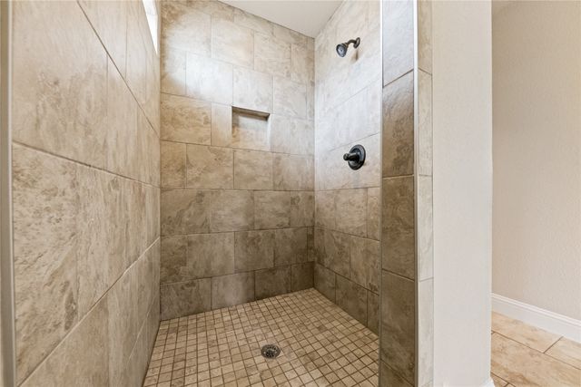 4904 Ridglea Hills Court, Fort Worth, TX 76116