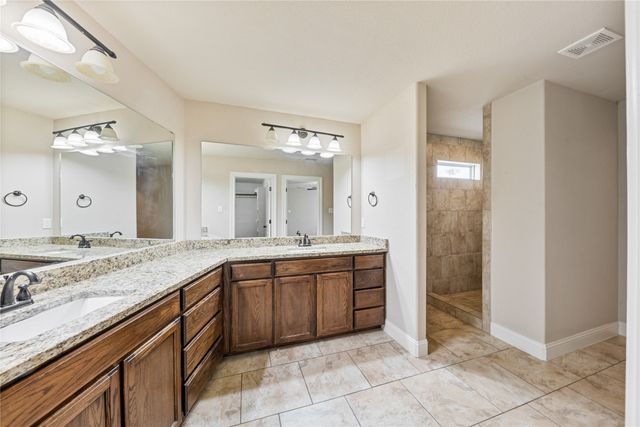 4904 Ridglea Hills Court, Fort Worth, TX 76116