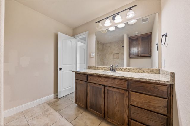 4904 Ridglea Hills Court, Fort Worth, TX 76116