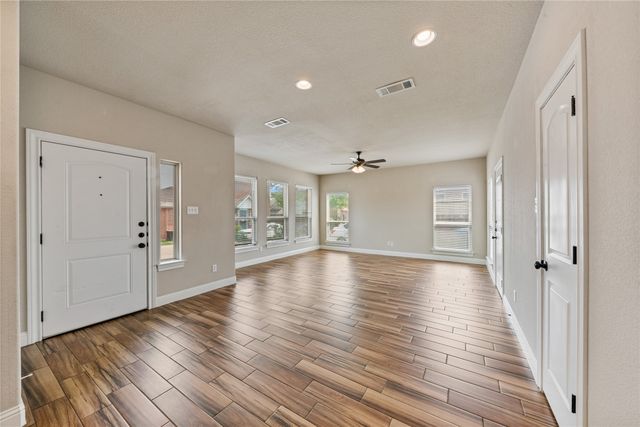 4904 Ridglea Hills Court, Fort Worth, TX 76116