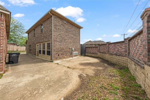 4904 Ridglea Hills Court, Fort Worth, TX 76116