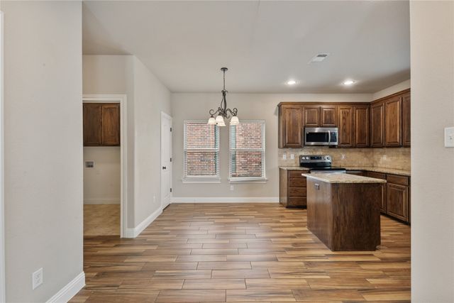 4904 Ridglea Hills Court, Fort Worth, TX 76116