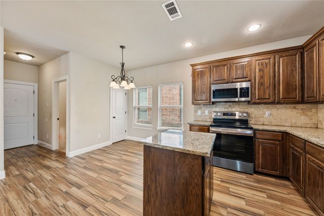 4904 Ridglea Hills Court, Fort Worth, TX 76116