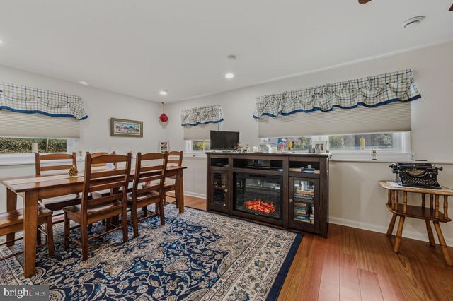 2604 FAULKLAND RD, Wilmington, DE 19808