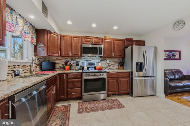 2604 FAULKLAND RD, Wilmington, DE 19808