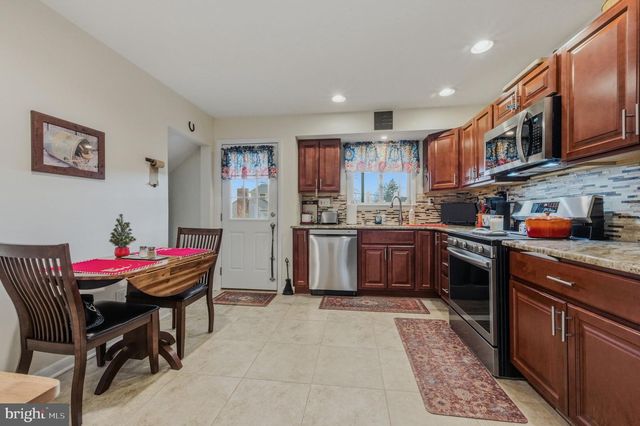 2604 FAULKLAND RD, Wilmington, DE 19808