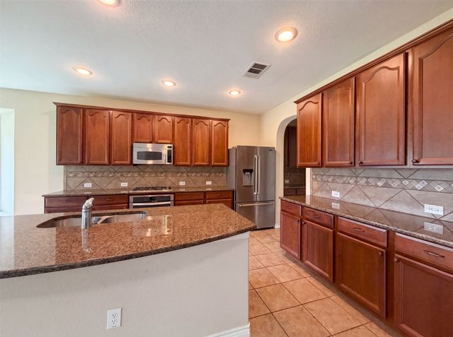 8613 Sunwood Court, Fort Worth, TX 76123