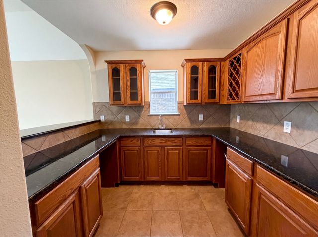 8613 Sunwood Court, Fort Worth, TX 76123