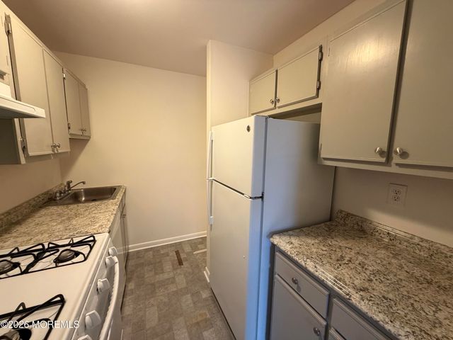 609 16th Avenue 4, Belmar, NJ 07719