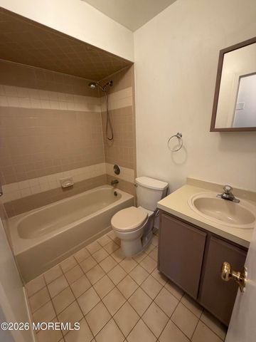609 16th Avenue 4, Belmar, NJ 07719