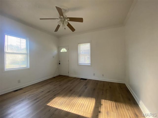 225 E Arlee Avenue, St Louis, MO 63125
