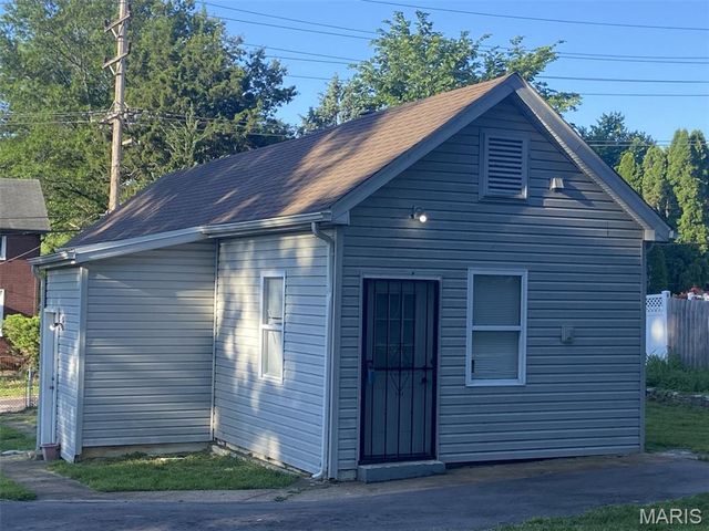 225 E Arlee Avenue, St Louis, MO 63125