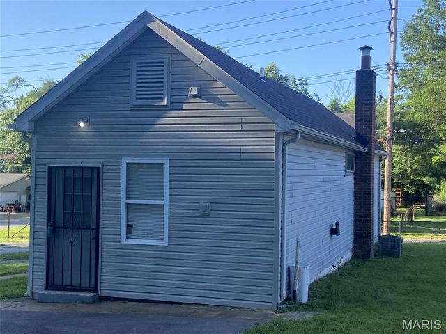 225 E Arlee Avenue, St Louis, MO 63125