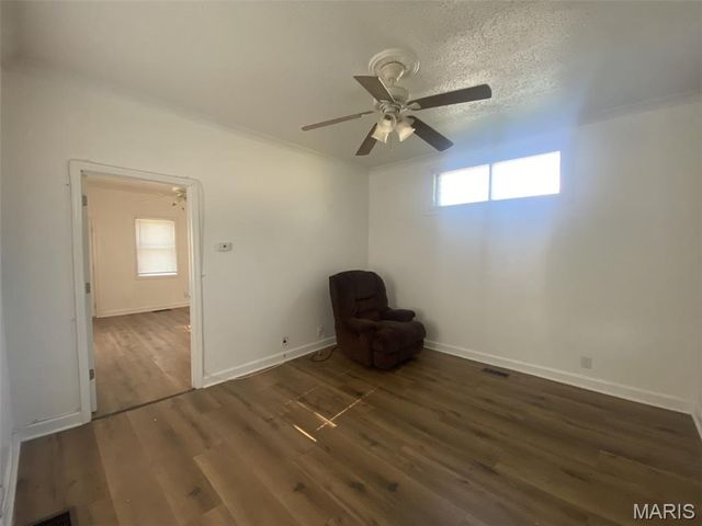 225 E Arlee Avenue, St Louis, MO 63125