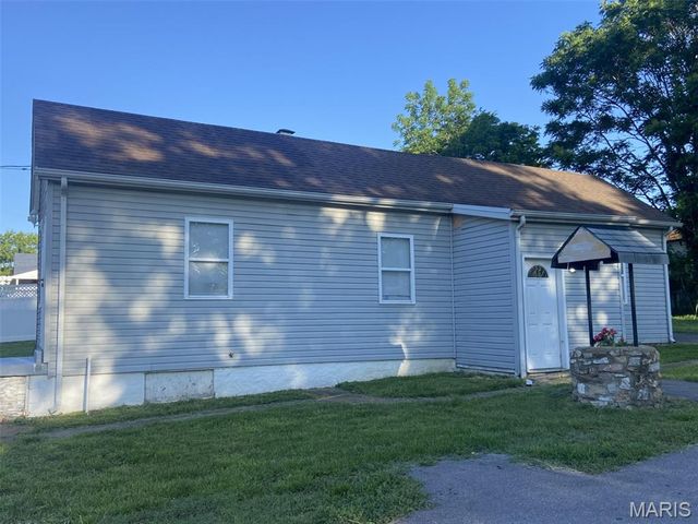 225 E Arlee Avenue, St Louis, MO 63125