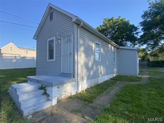 225 E Arlee Avenue, St Louis, MO 63125