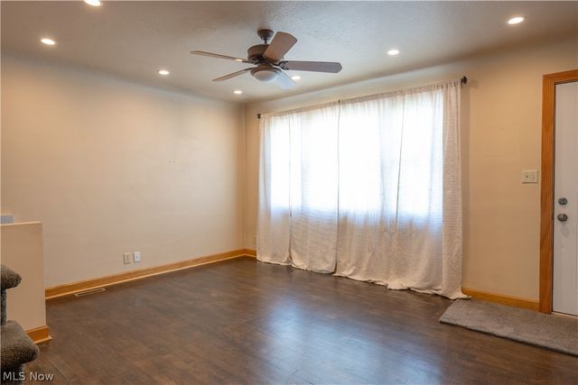 5307 Karen Isle Drive, Willoughby, OH 44094