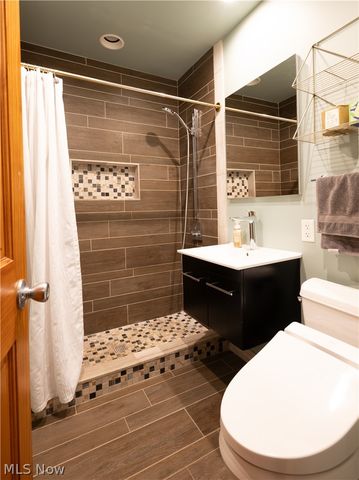 5307 Karen Isle Drive, Willoughby, OH 44094
