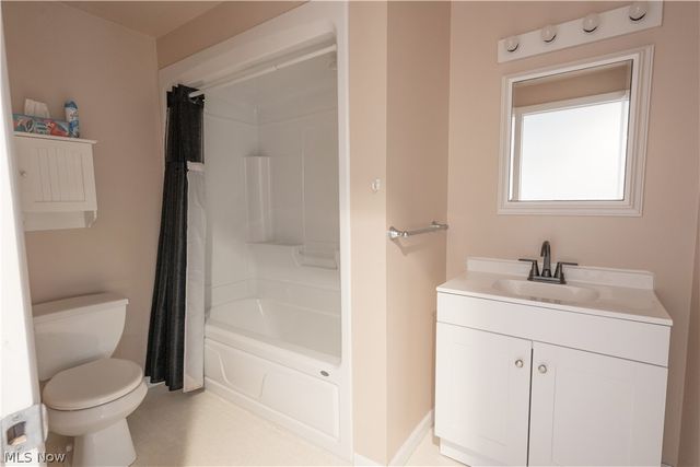 5307 Karen Isle Drive, Willoughby, OH 44094