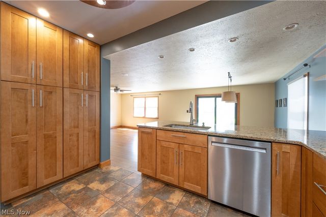 5307 Karen Isle Drive, Willoughby, OH 44094