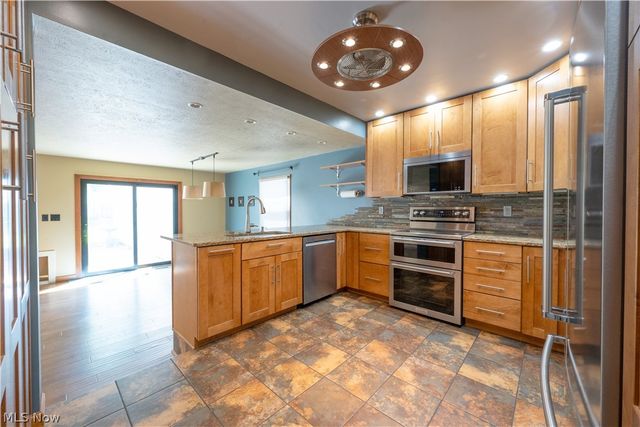 5307 Karen Isle Drive, Willoughby, OH 44094