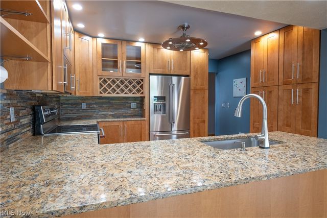 5307 Karen Isle Drive, Willoughby, OH 44094