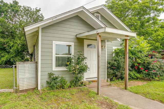 1109 Chase Avenue, Cleburne, TX 76031