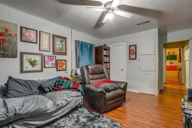 1109 Chase Avenue, Cleburne, TX 76031