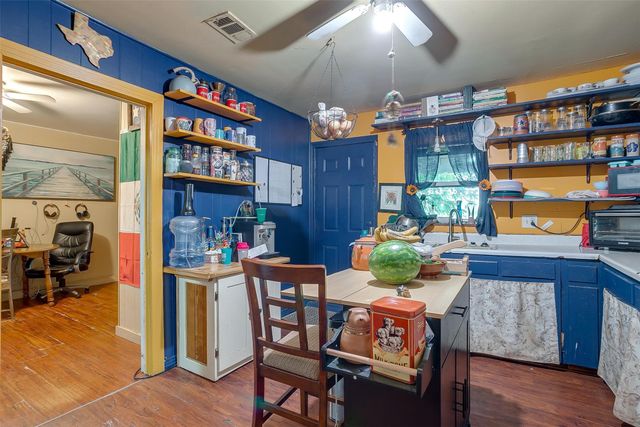 1109 Chase Avenue, Cleburne, TX 76031