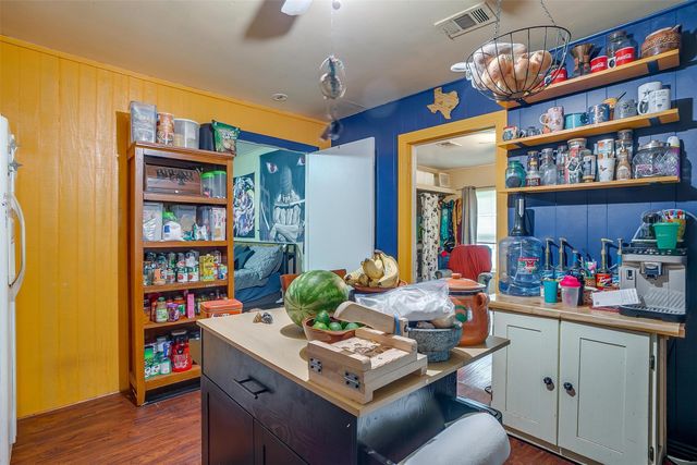 1109 Chase Avenue, Cleburne, TX 76031