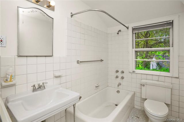 6 Wildway, Bronxville, NY 10708