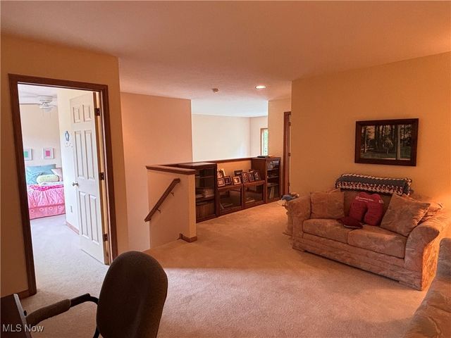 27224 Emerald Oval N, Olmsted Twp, OH 44138