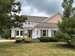 27224 Emerald Oval N, Olmsted Twp, OH 44138
