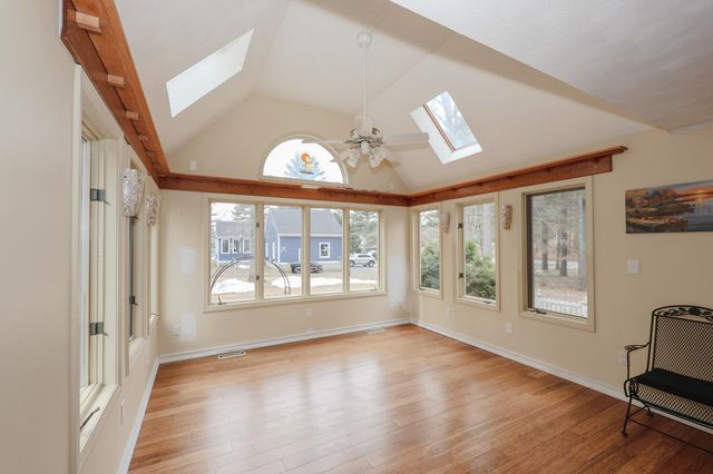 125 Pinecrest Road, Litchfield, NH 03052