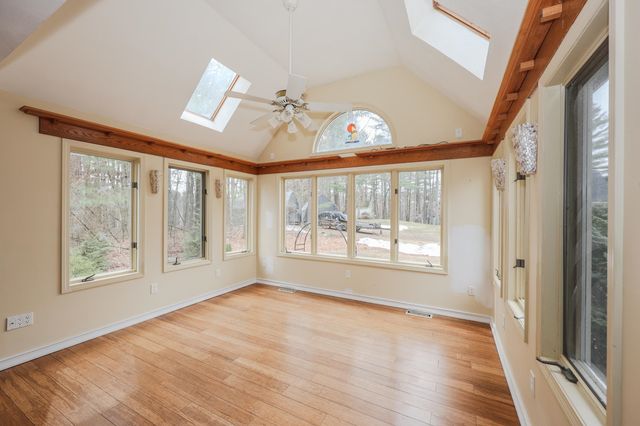 125 Pinecrest Road, Litchfield, NH 03052