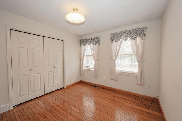 125 Pinecrest Road, Litchfield, NH 03052