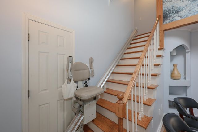 125 Pinecrest Road, Litchfield, NH 03052