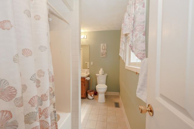 125 Pinecrest Road, Litchfield, NH 03052