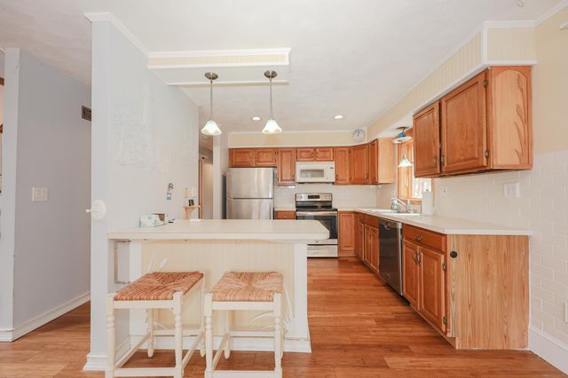 125 Pinecrest Road, Litchfield, NH 03052